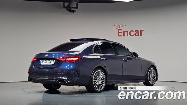 Mercedes-Benz C-Class 2024 — photo 2