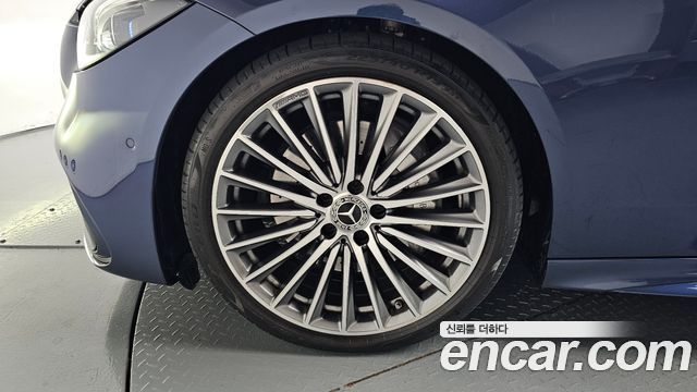 Mercedes-Benz C-Class 2024 — photo 5