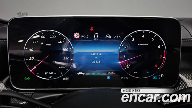 Mercedes-Benz C-Class 2024 — photo 11