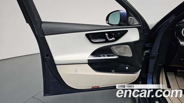 Mercedes-Benz C-Class 2024 — photo 14