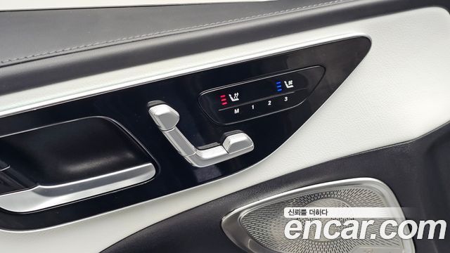 Mercedes-Benz C-Class 2024 — photo 27