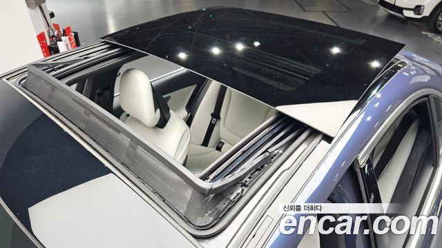 Mercedes-Benz C-Class 2024 — photo 30