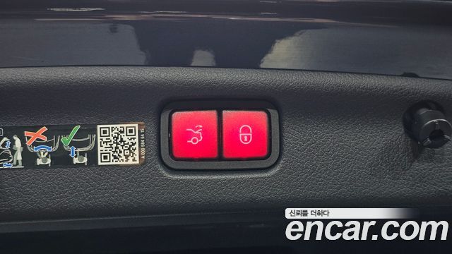 Mercedes-Benz C-Class 2024 — photo 32