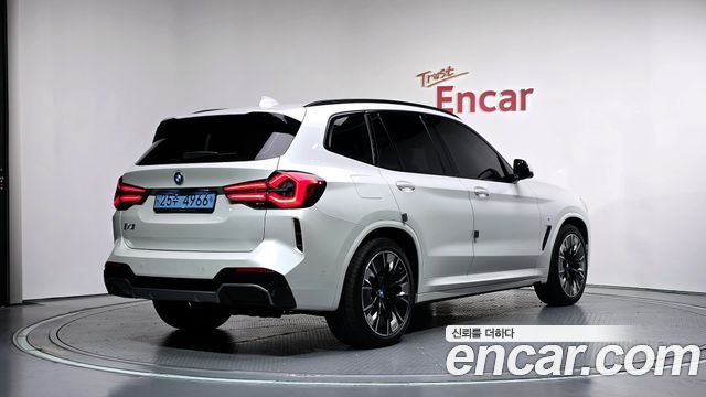 BMW iX3 2024 — photo 2
