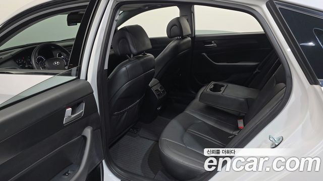 Hyundai Sonata 2016 — photo 12