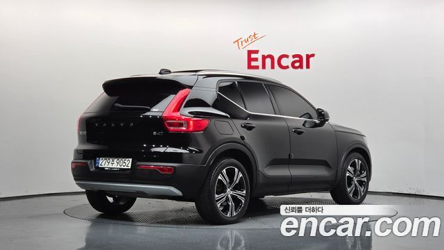 Volvo XC40 2021 — photo 2