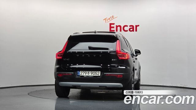 Volvo XC40 2021 — photo 4