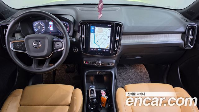 Volvo XC40 2021 — photo 10