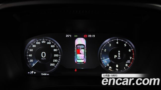 Volvo XC40 2021 — photo 11