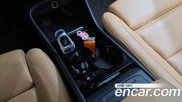 Volvo XC40 2021 — photo 12