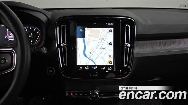 Volvo XC40 2021 — photo 19