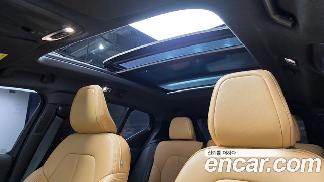 Volvo XC40 2021 — photo 25