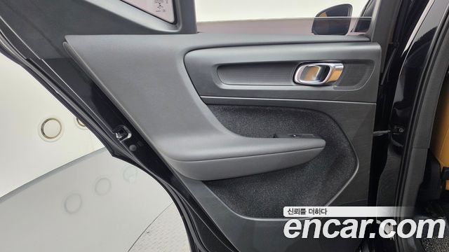 Volvo XC40 2021 — photo 15
