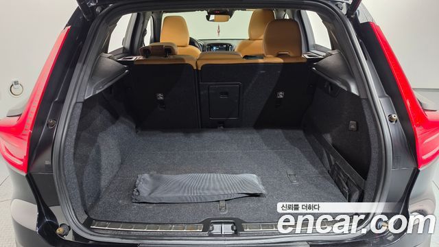 Volvo XC40 2021 — photo 27