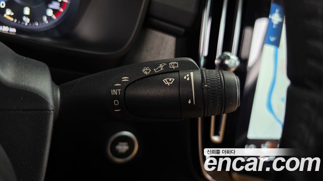 Volvo XC40 2021 — photo 29