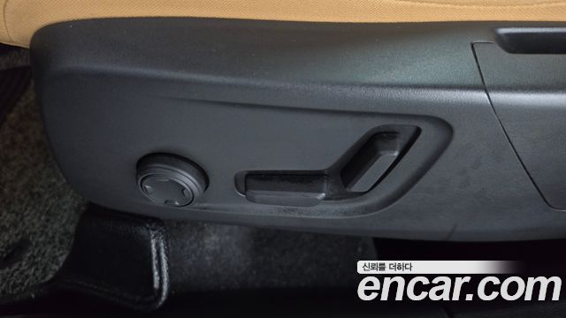 Volvo XC40 2021 — photo 32
