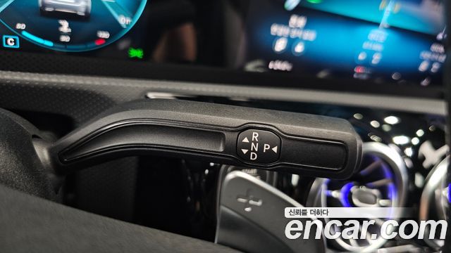 Mercedes-Benz CLA-Class 2021 — photo 9