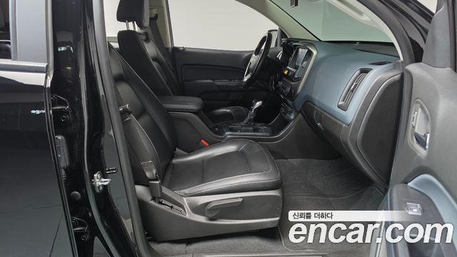 Chevrolet Korea Colorado 2022 — photo 18