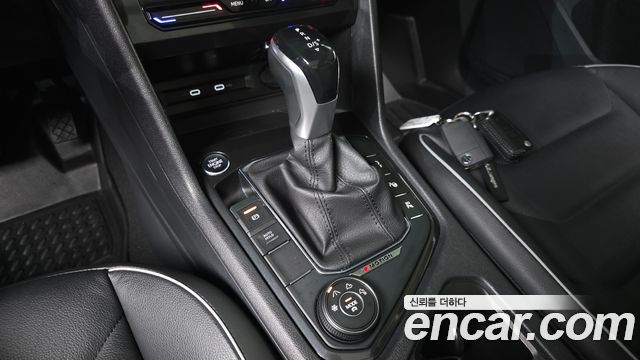 Volkswagen Tiguan 2023 — photo 12