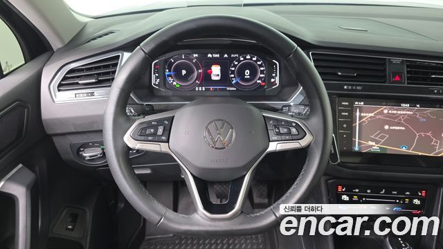 Volkswagen Tiguan 2023 — photo 18
