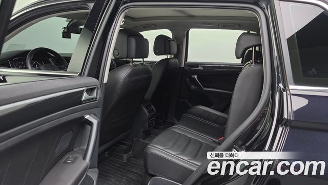 Volkswagen Tiguan 2023 — photo 21