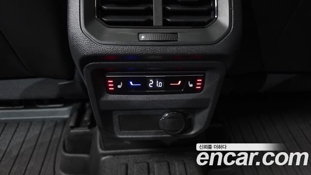 Volkswagen Tiguan 2023 — photo 22