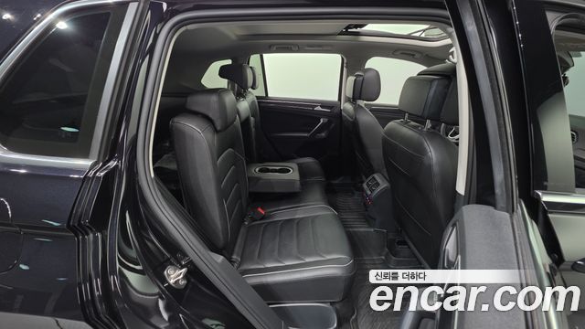 Volkswagen Tiguan 2023 — photo 23