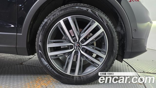 Volkswagen Tiguan 2023 — photo 7