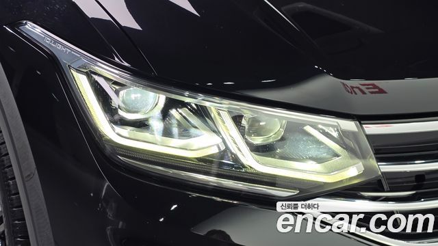 Volkswagen Tiguan 2023 — photo 8