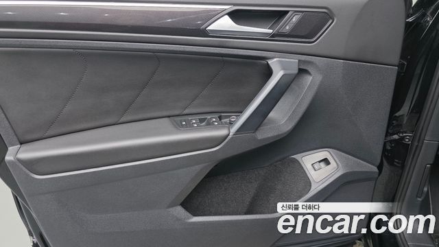 Volkswagen Tiguan 2023 — photo 14