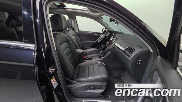 Volkswagen Tiguan 2023 — photo 16