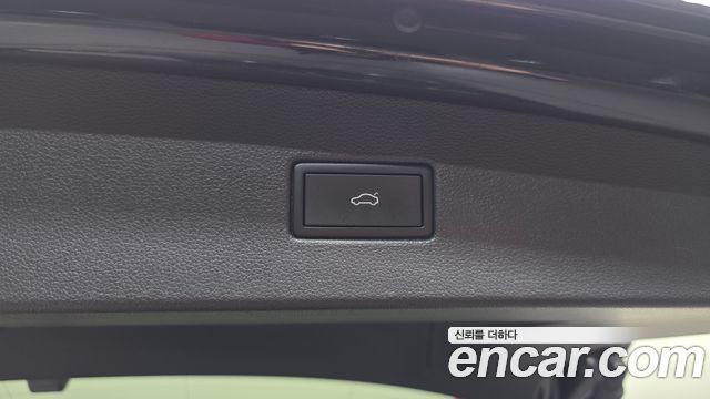 Volkswagen Tiguan 2023 — photo 28