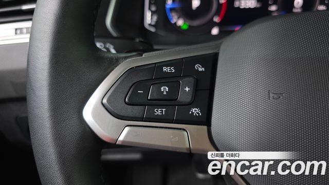 Volkswagen Tiguan 2023 — photo 32
