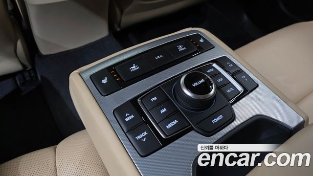 Genesis G80 2018 — photo 16