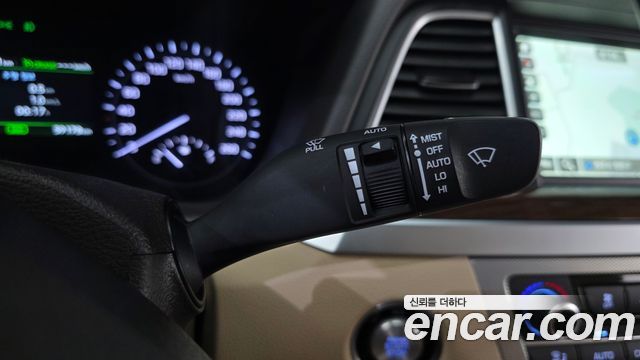Genesis G80 2018 — photo 19