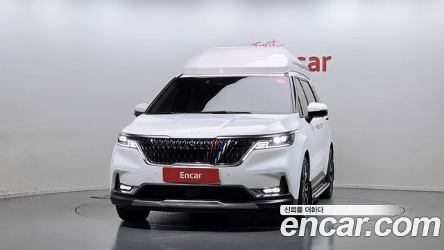 Kia Canival 2023 — photo 3