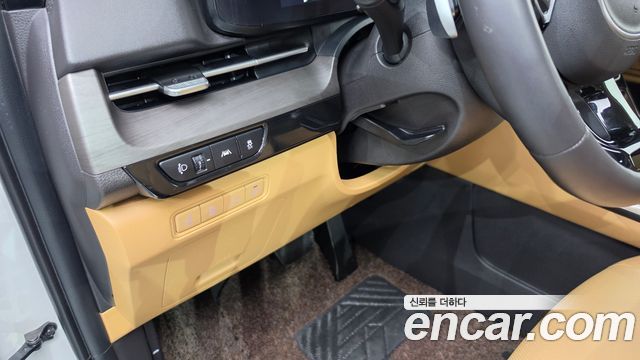 Kia Canival 2023 — photo 19