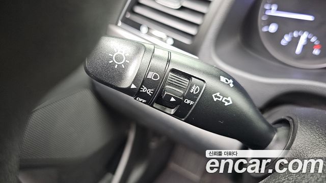 Hyundai AVANTE 2017 — photo 24