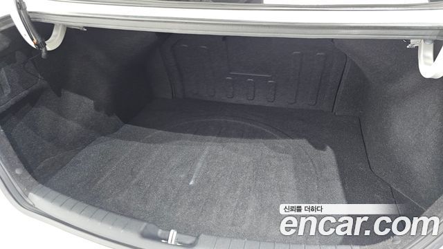 Hyundai AVANTE 2017 — photo 30