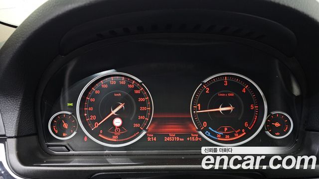 BMW 5-Series 2016 — photo 8
