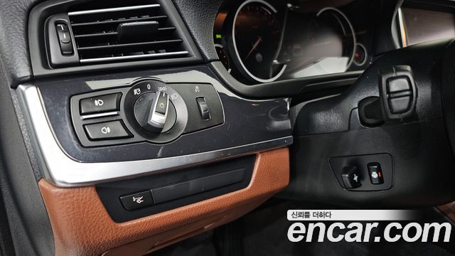 BMW 5-Series 2016 — photo 14