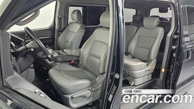 Hyundai Starex 2019 — photo 13