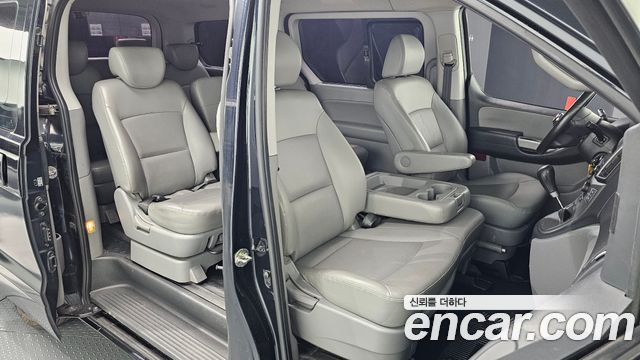 Hyundai Starex 2019 — photo 17