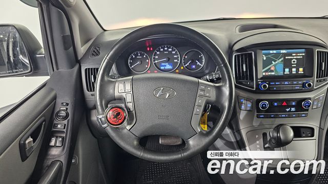 Hyundai Starex 2019 — photo 18