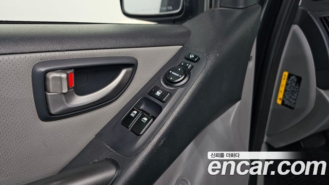 Hyundai Starex 2019 — photo 24