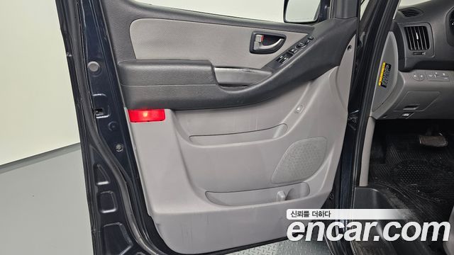 Hyundai Starex 2019 — photo 14