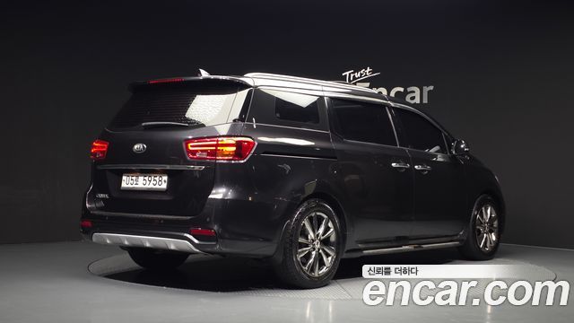 Kia Canival 2019 — photo 2