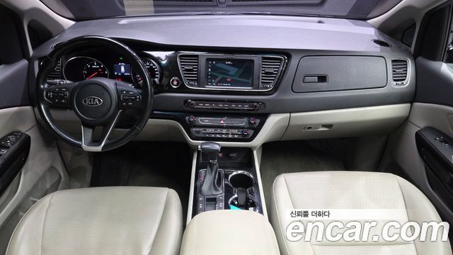 Kia Canival 2019 — photo 10