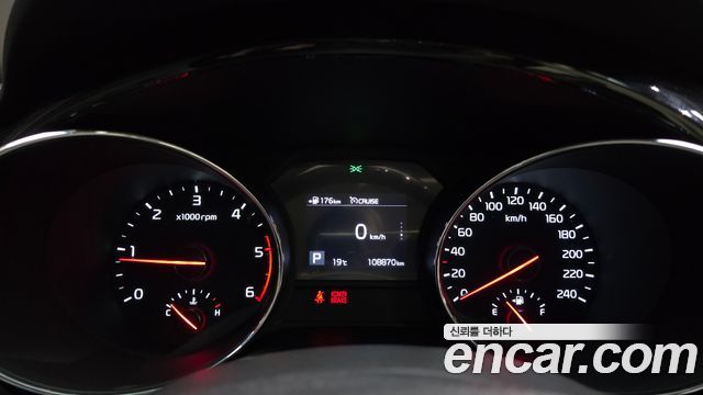 Kia Canival 2019 — photo 11
