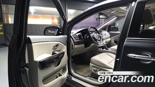 Kia Canival 2019 — photo 13